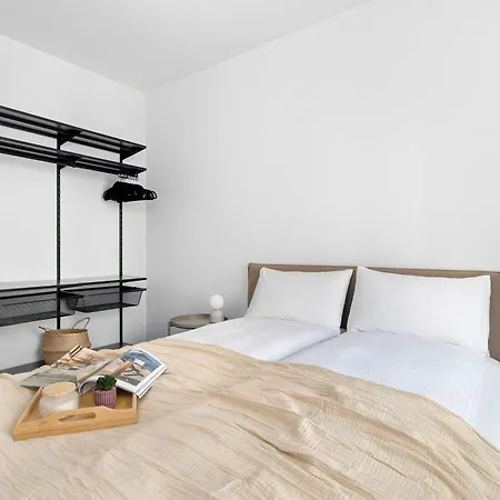 Unique 2-bedroom With Balcony Parking By Renters Prestige Apartment *
