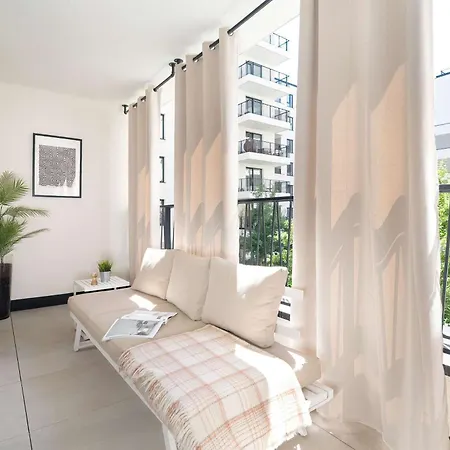 Unique 2-bedroom With Balcony Parking By Renters Prestige * Poznan