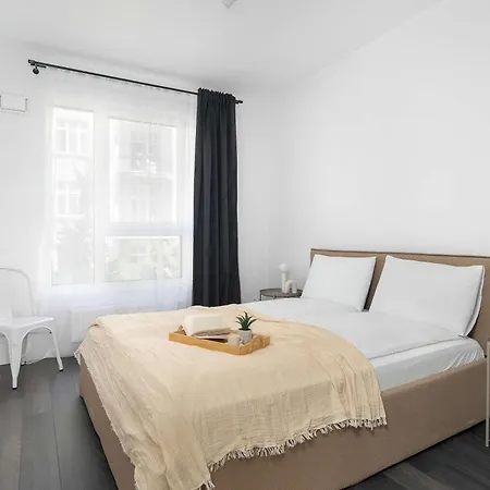 Unique 2-bedroom With Balcony Parking By Renters Prestige Apartment Poznan