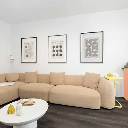 Unique 2-bedroom With Balcony Parking By Renters Prestige Apartment Poznan