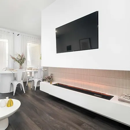 Apartment Unique 2-bedroom With Balcony Parking By Renters Prestige *