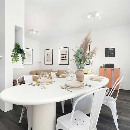 Unique 2-bedroom With Balcony Parking By Renters Prestige Poznan