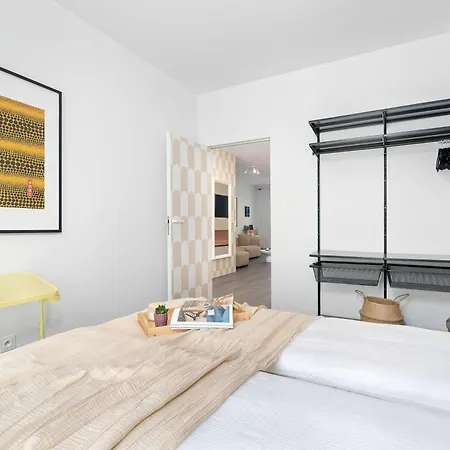 Lägenhet Unique 2-bedroom With Balcony Parking By Renters Prestige