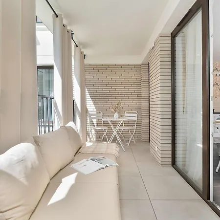 Lägenhet Unique 2-bedroom With Balcony Parking By Renters Prestige *